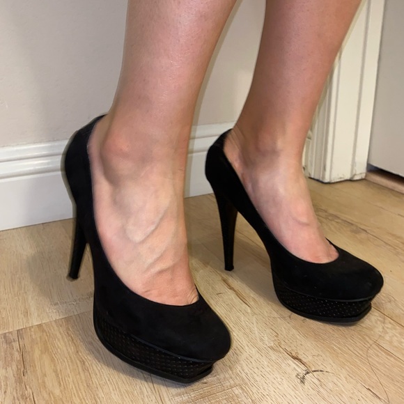 Guess Black Stiletto Round Toe Pumps - Picture 3 of 6